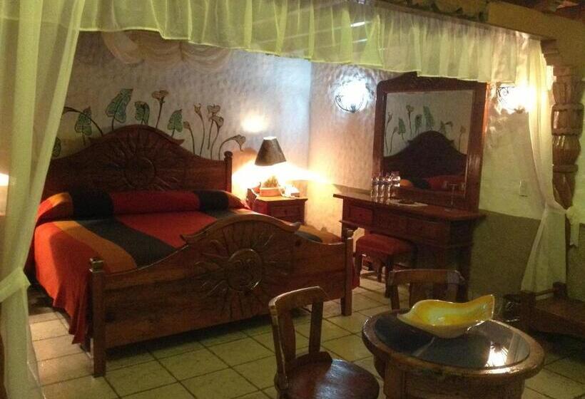 جناح جونيور مزوَّد بشرفة, Los Escudos