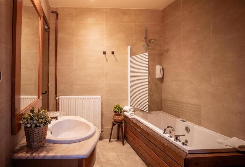 디럭스 자쿠지룸, Mas De Xaxas