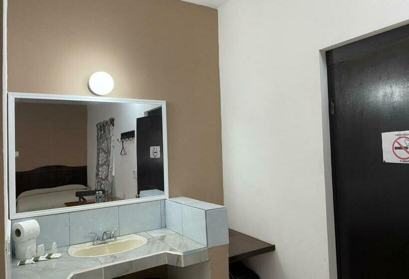 Номер Стандарт Трехместный, Moreno