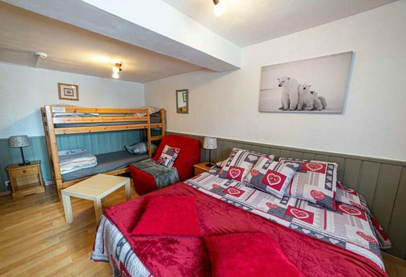 غرفة قياسية رباعية, Restaurant La Source