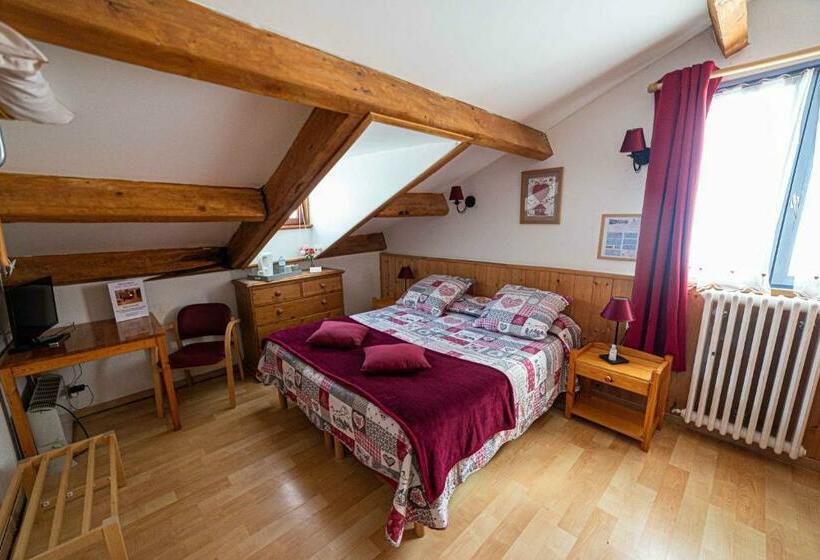 غرفة قياسية رباعية, Restaurant La Source