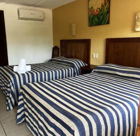 غرفه قياسيه سريرين مزدوجين, Torre Molino