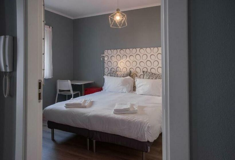 اتاق استاندارد, Lagos Uptown Bed & Breakfast