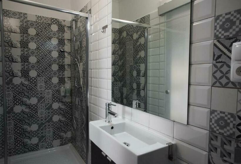 اتاق استاندارد, Lagos Uptown Bed & Breakfast