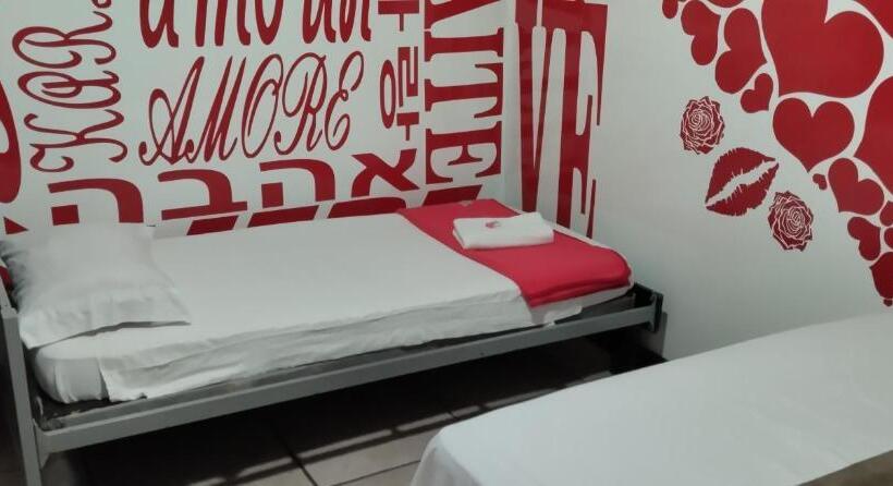 스탠다드 트리플 룸, Hostal Loco Coco Loco