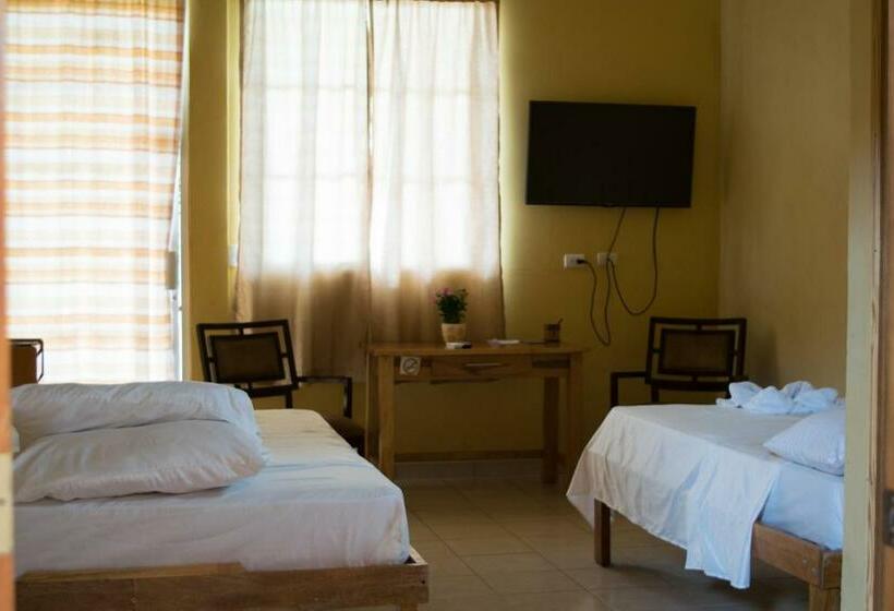 اتاق استاندارد, Valerie