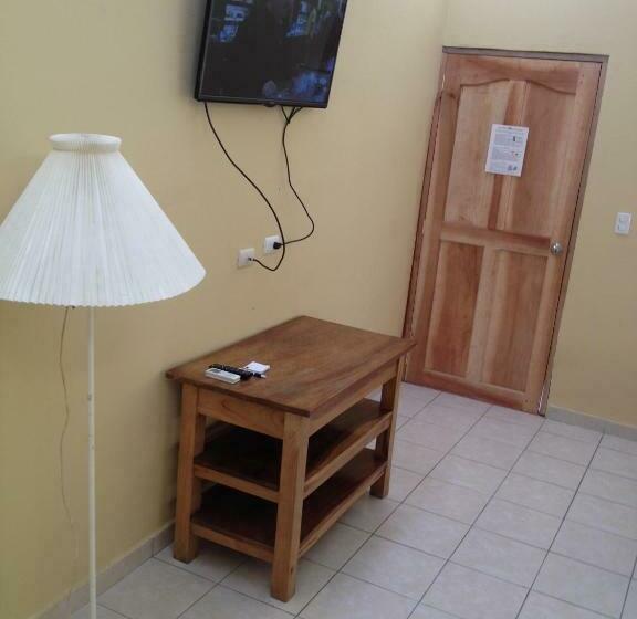 اتاق استاندارد, Valerie