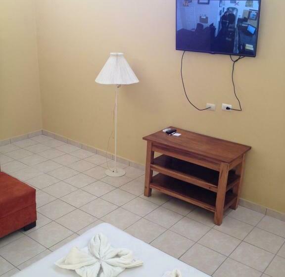 اتاق استاندارد, Valerie