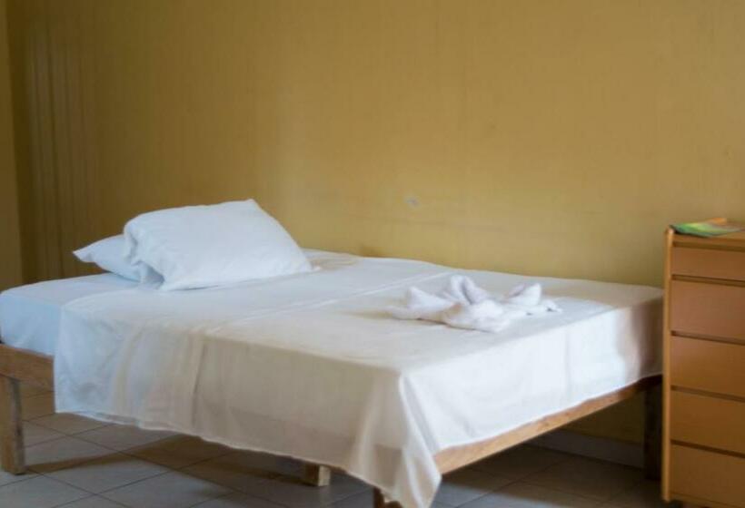 اتاق استاندارد, Valerie