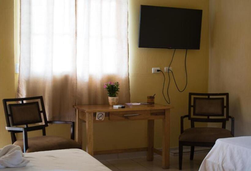 اتاق استاندارد, Valerie