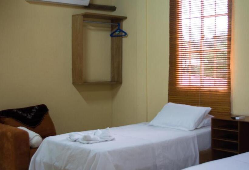 اتاق استاندارد, Valerie