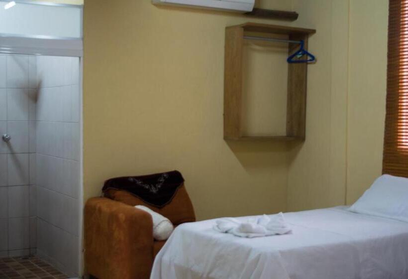 اتاق استاندارد, Valerie