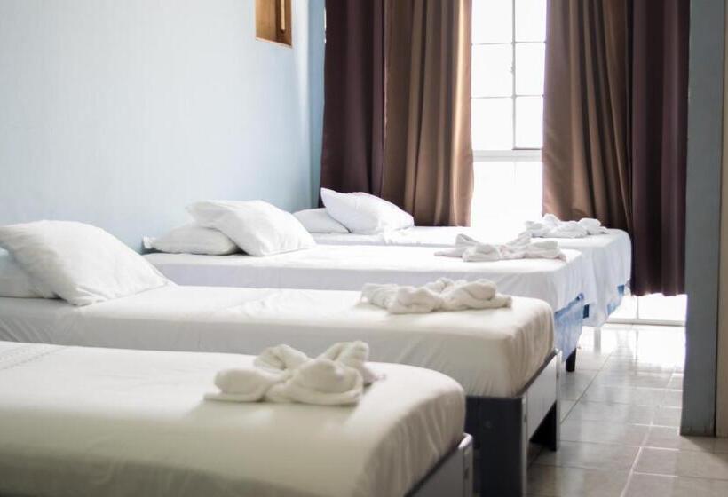 اتاق ساده سه نفره, Valerie