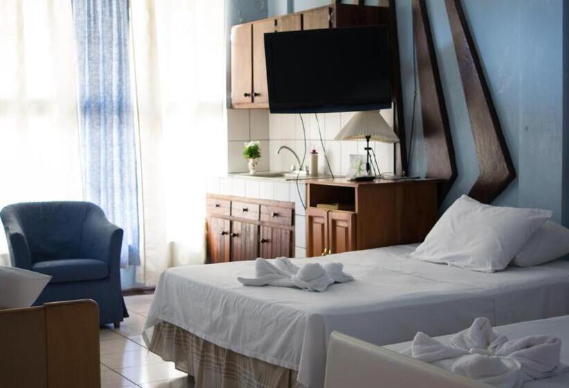 اتاق ساده سه نفره, Valerie