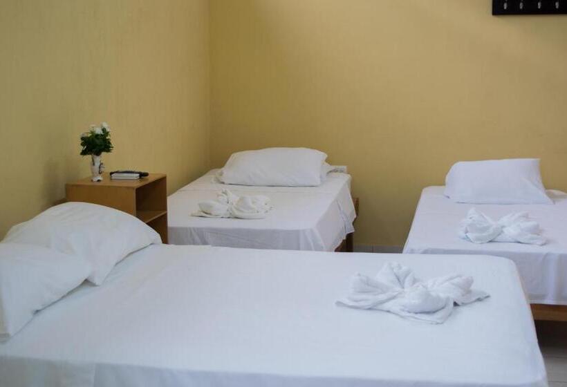 اتاق ساده سه نفره, Valerie