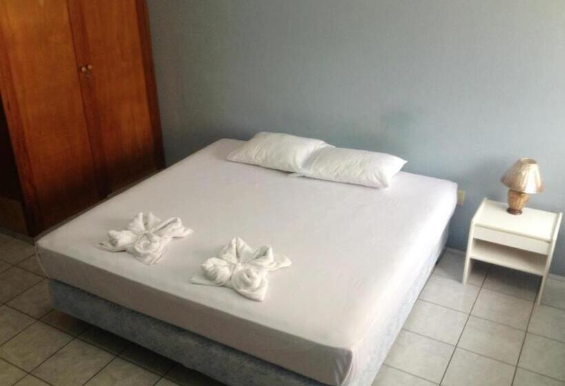 اتاق استاندارد با تخت بزرگ, Valerie