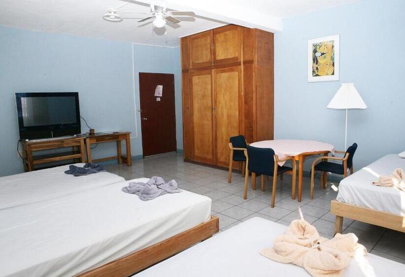 اتاق استاندارد چهار تخته, Valerie