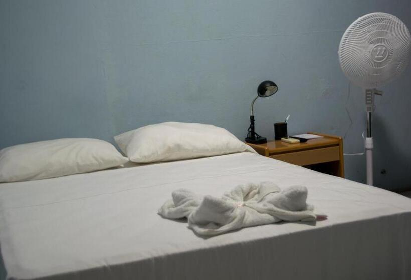 اتاق استاندارد یک نفره, Valerie