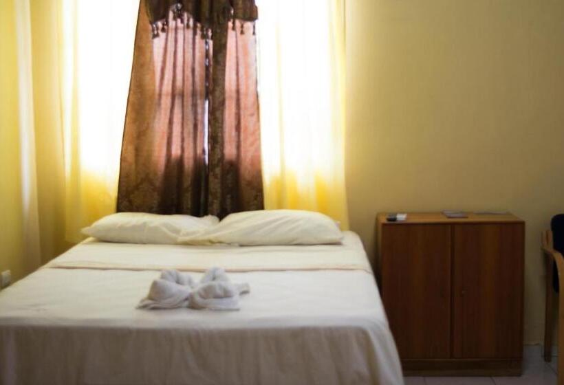 اتاق استاندارد یک نفره, Valerie