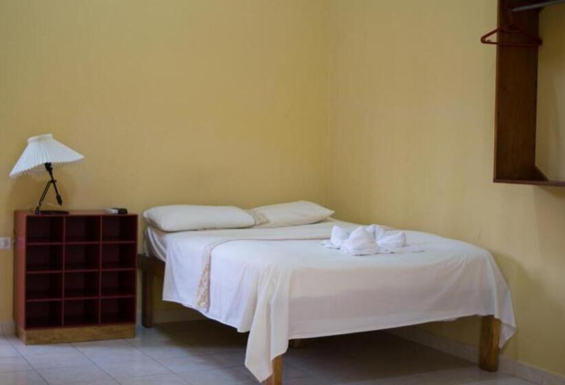 اتاق استاندارد یک نفره, Valerie