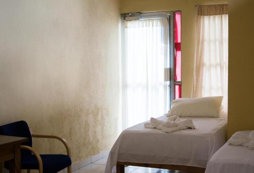 اتاق ساده سه نفره, Valerie