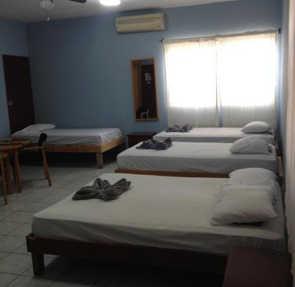 اتاق استاندارد چهار تخته, Valerie