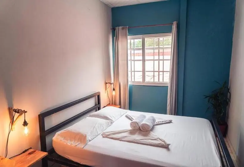 اتاق استاندارد با سرویس بهداشتی مشترک, Bodhi Hostel & Lounge
