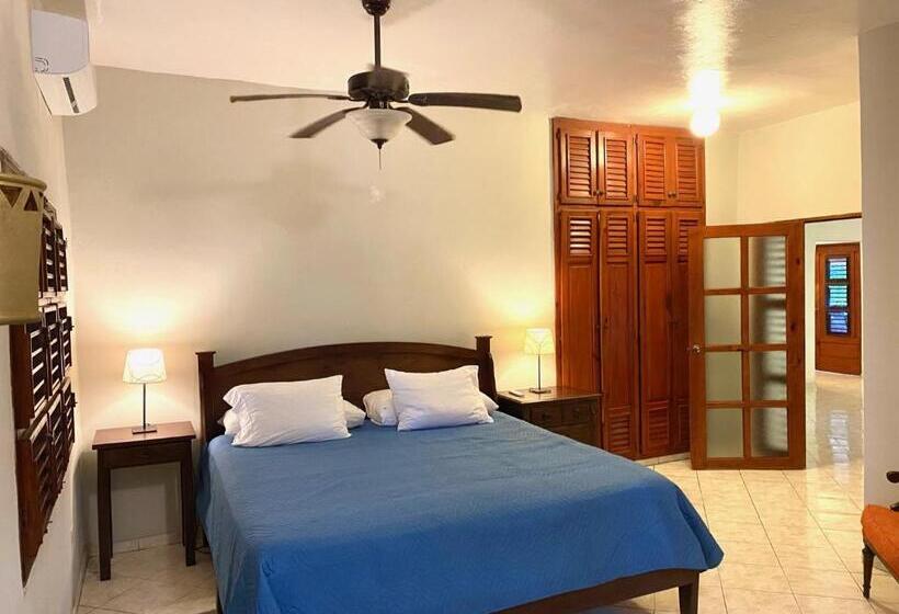 דירת חדר נוף לים, Alegria