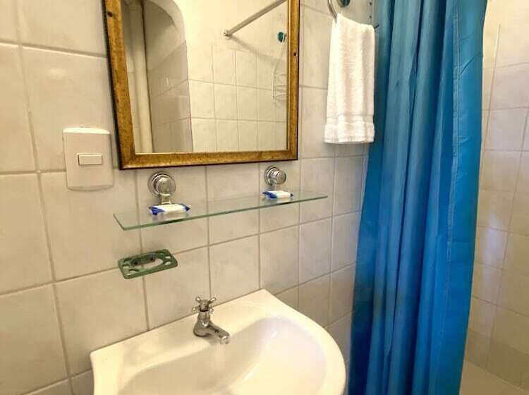 חדר סטודיו סטנדרד, Alegria