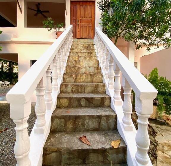 דירת חדר נוף לים, Alegria