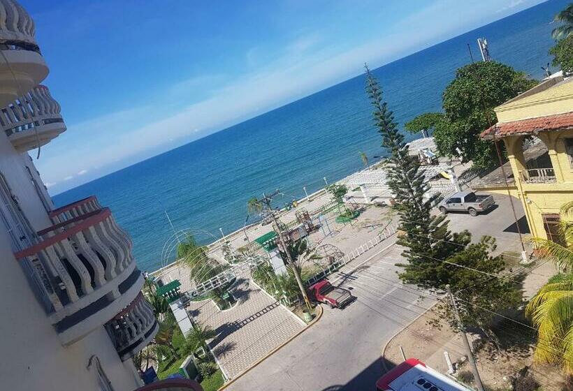 اتاق خانوادگی, Art Deco Beach