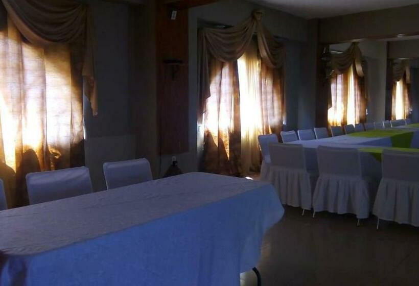 اتاق خانوادگی, Art Deco Beach