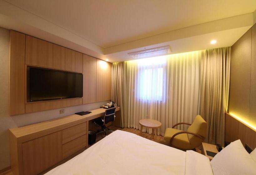 Habitació Estàndard Adaptada per a Discapacitats, Benikea The H