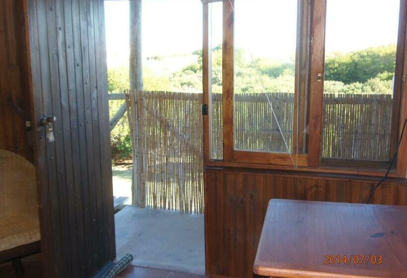 غرفة قياسية, El Refugio Nudista Naturista Opcional