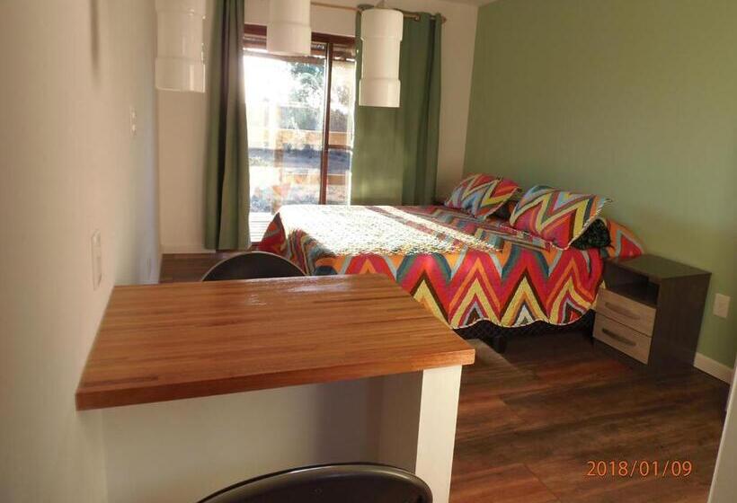 شقة غرفة واحدة, El Refugio Nudista Naturista Opcional