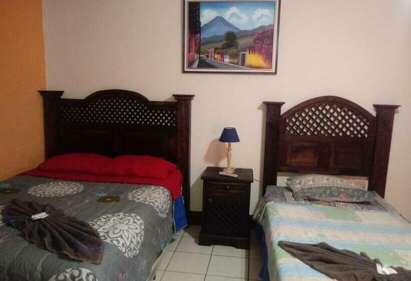 اتاق استاندارد سه نفره, Hospedaje El Viajero Antigua