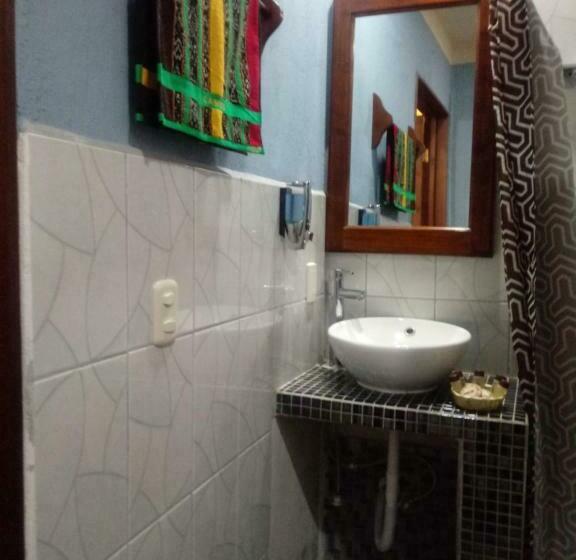 اتاق استاندارد سه نفره, Hospedaje El Viajero