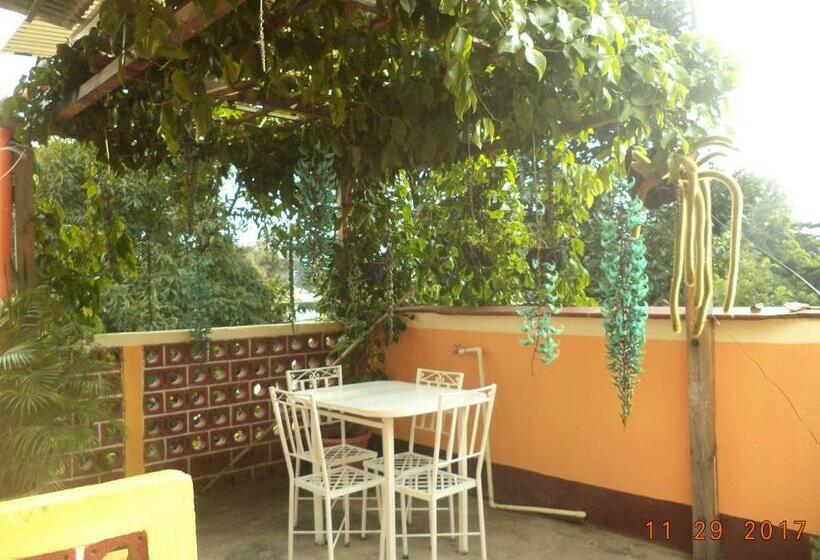 اتاق استاندارد سه نفره, Hospedaje El Viajero