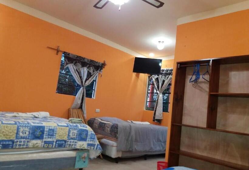 اتاق استاندارد سه نفره, Hospedaje El Viajero