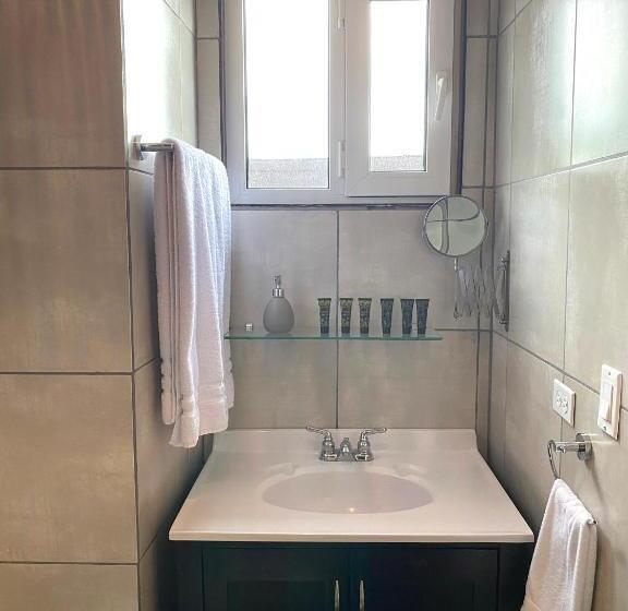 חדר דלוקס לשלושה, Magnolia Inn