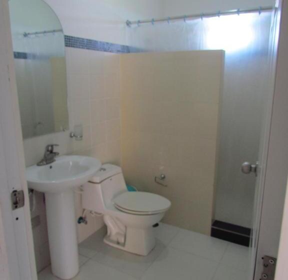 اتاق استاندارد سه نفره, Plaza Coral