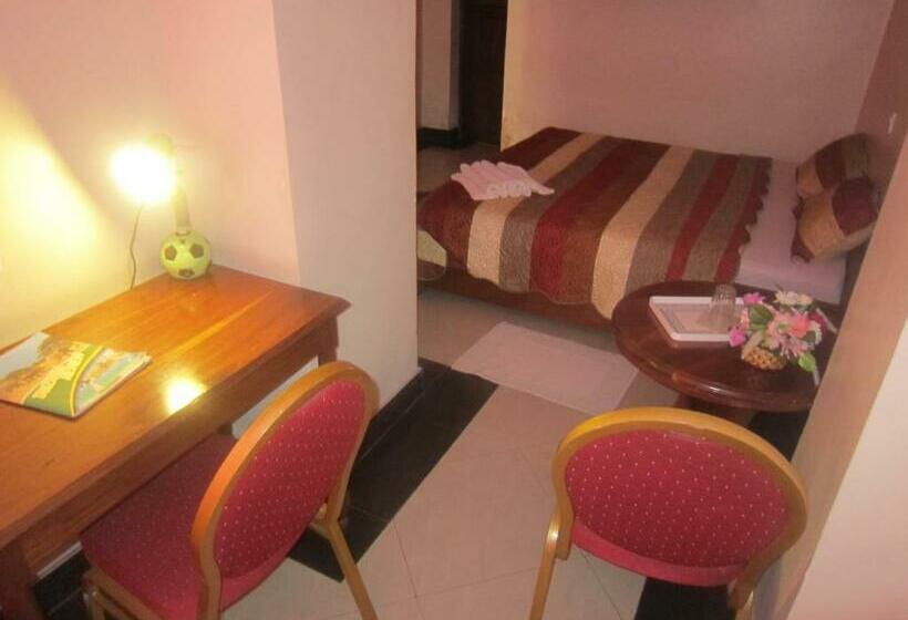 اتاق لوکس, The Dreamer