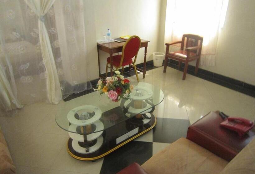 سوییت لوکس, The Dreamer