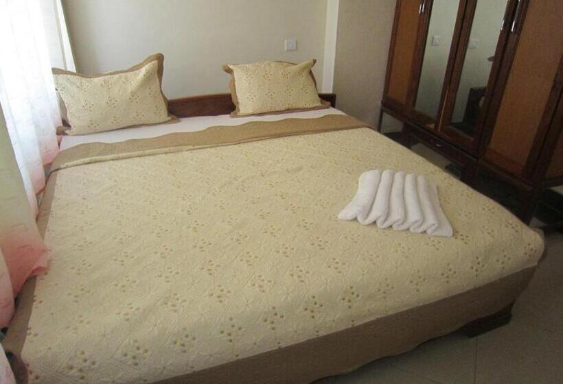 سوییت لوکس, The Dreamer