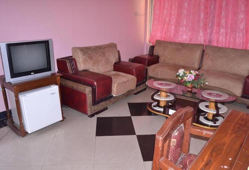 سوییت لوکس, The Dreamer