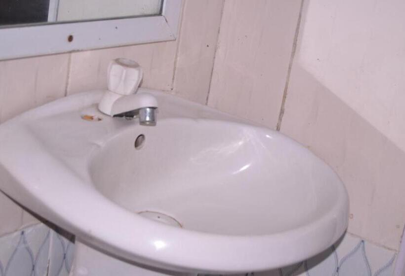 اتاق سوپریور, The Dreamer