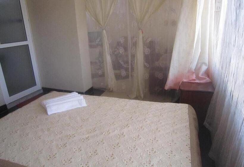 سوییت لوکس, The Dreamer