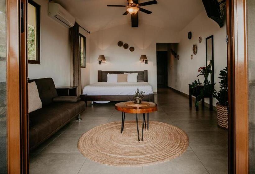 غرفة قياسية سرير كينج, The Golden Frog Inn