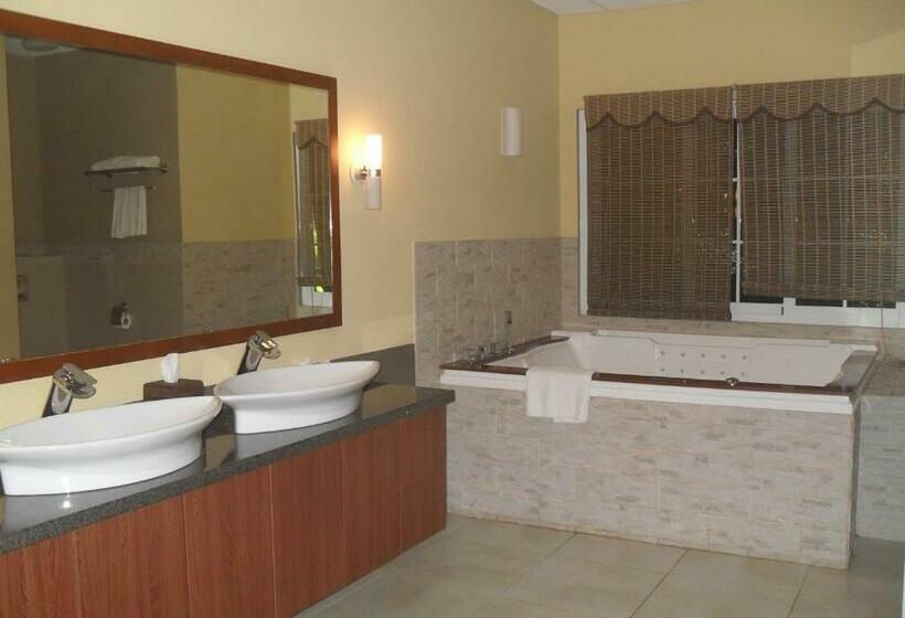سوئیت با وان آب گرم, Jacana Amazon Wellness Resort