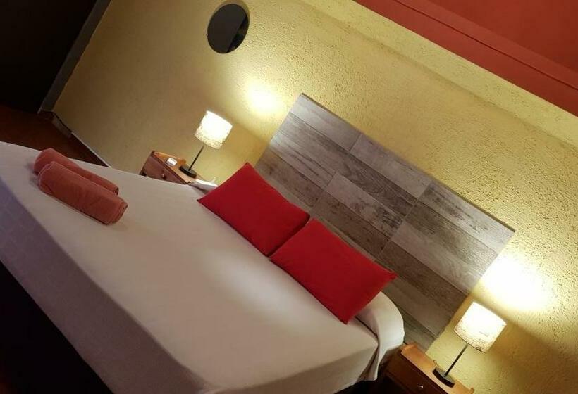 اتاق استاندارد, Nomada Hostel